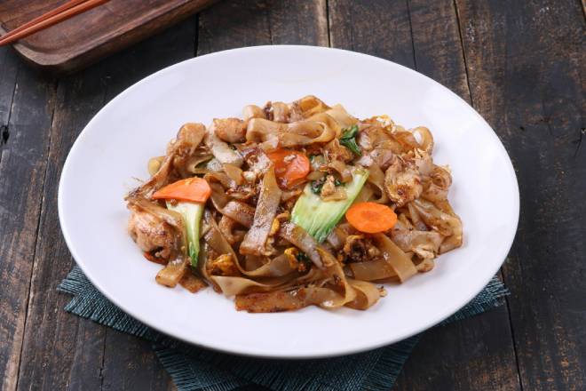 Macaronis Crémeux aux Crevettes et Légumes Croquants, Sauce Onctueuse à l’Ail et Citron, Parfumés aux Herbes Fraîches et Épices Douces